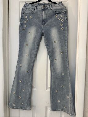 OH Jeans Daisy Floral Embroidered Flare Bell Bottom Jeans Light Wash Size L